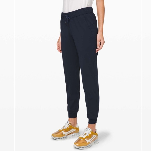 LULULEMON On the Fly Jogger Luxtreme In True Navy Size 4 - Picture 1 of 11